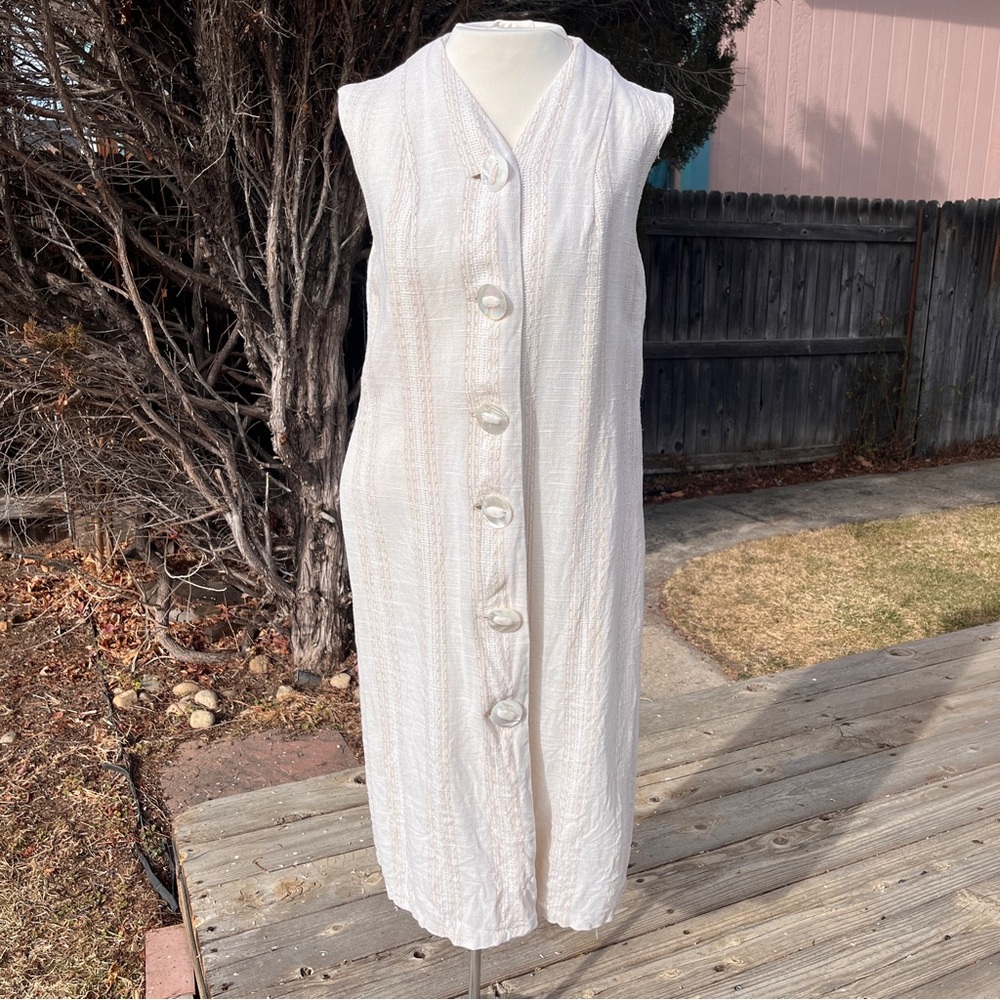 Vintage Sleeveless White Button-Up Vest